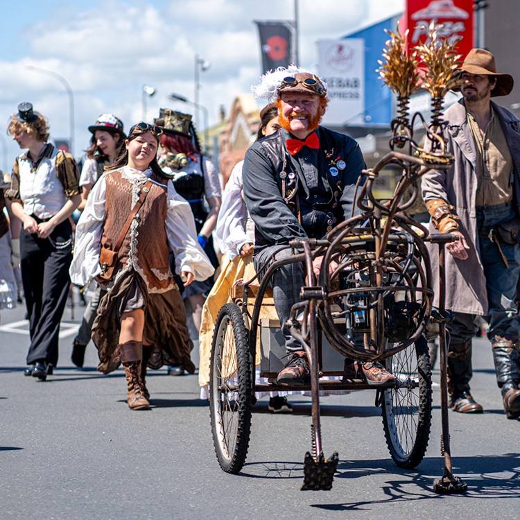 Thames Steampunk INP