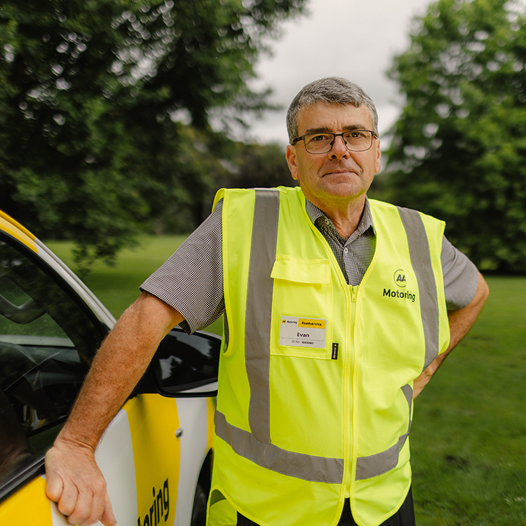 Roadservice Evan portrait INP