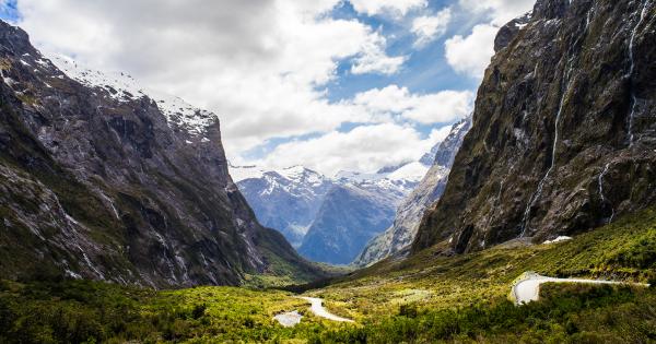 Drive the Piopiotahi Highway between Te Anau and Milford Sound | AA New ...