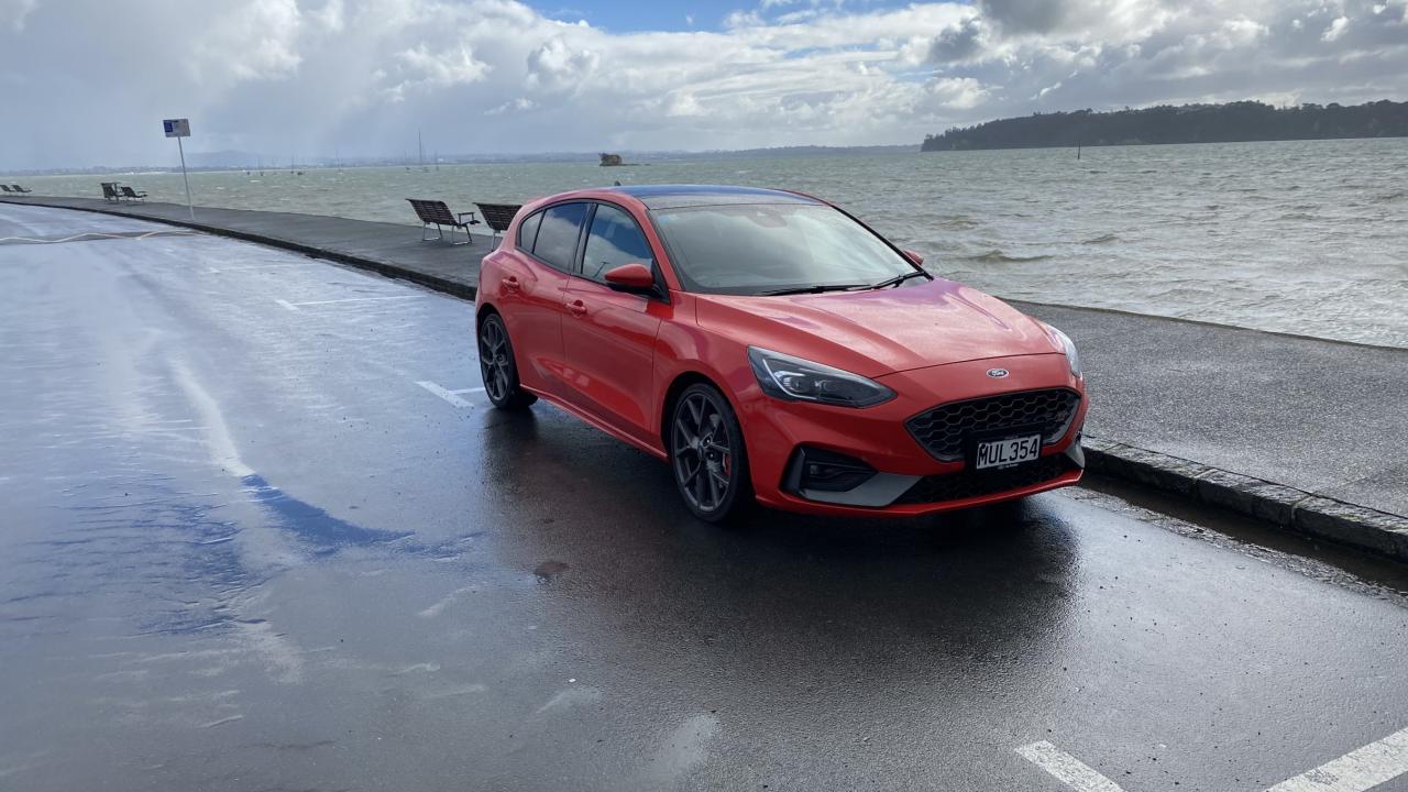 Ford Focus ST 2021 Car Review