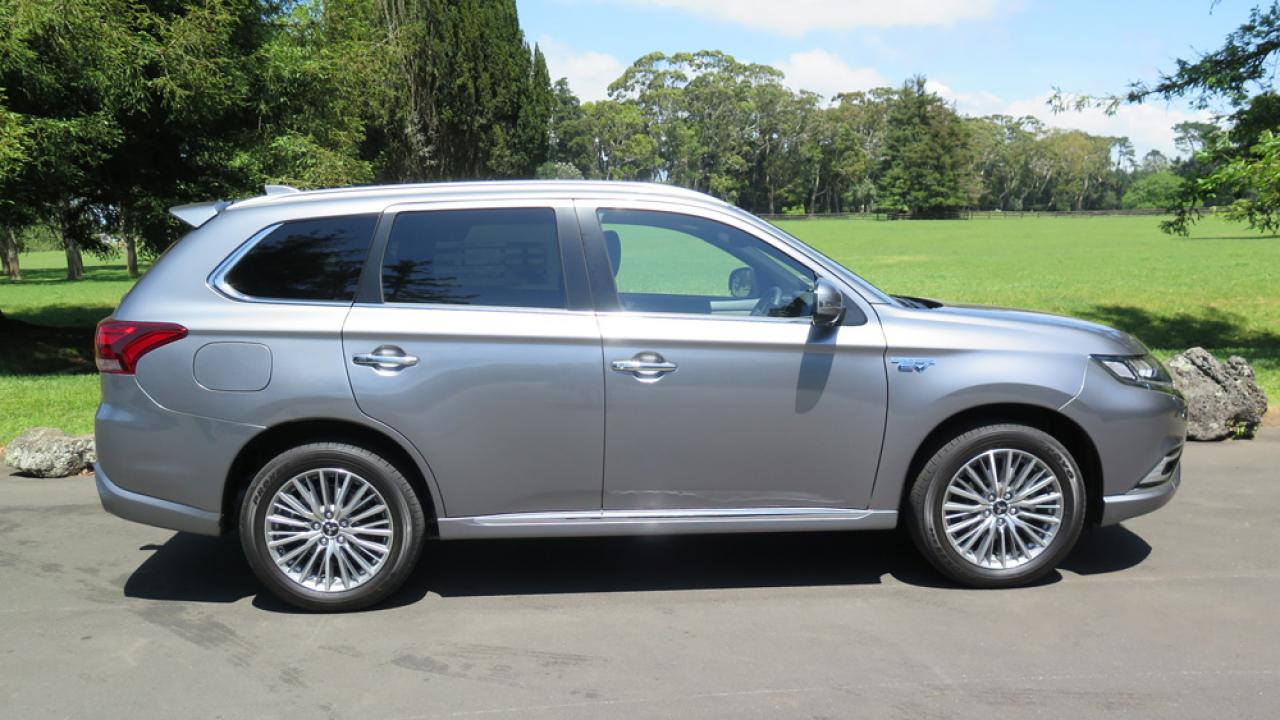 Mitsubishi outlander deals 2020 phev