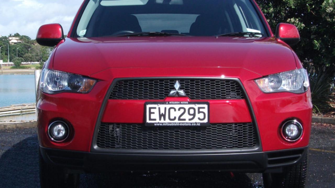 Mitsubishi Outlander 10 Car Review New Zealand