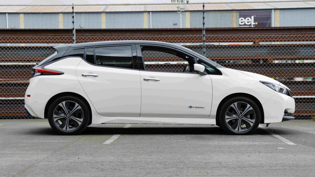 Nissan leaf store 2018 price