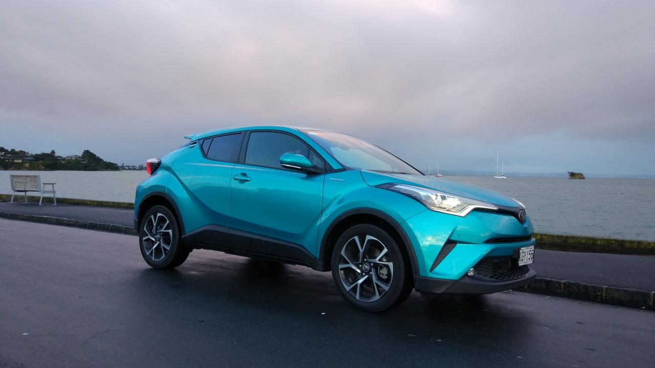 We review the 2017 Toyota C-HR