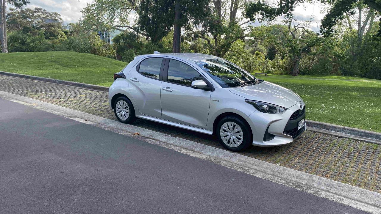 Yaris cross deals gx hybrid review