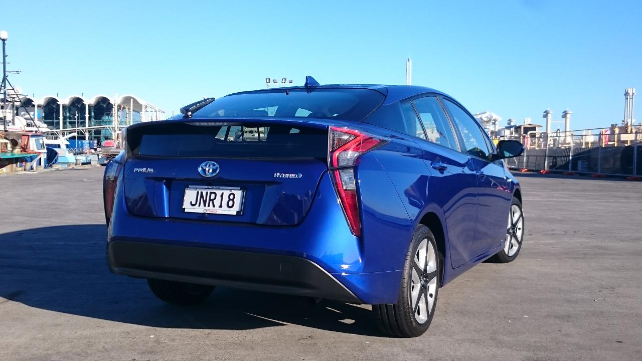 Toyota Prius 2016 car review | AA New Zealand