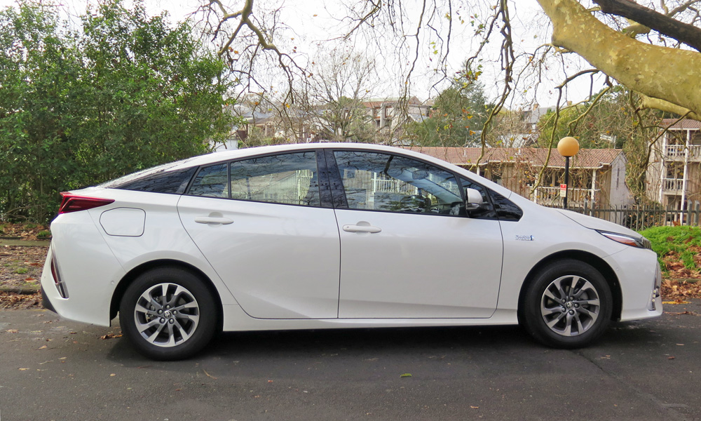 Toyota Prius 2018 Car Review | AA New Zealand